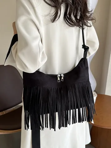 Bohemian Fringed Suede-Look PU Shoulder Bag For Women Vintage Half Moon Crossbody Bag With Tassel Knot Strap Daily Tote Handbag