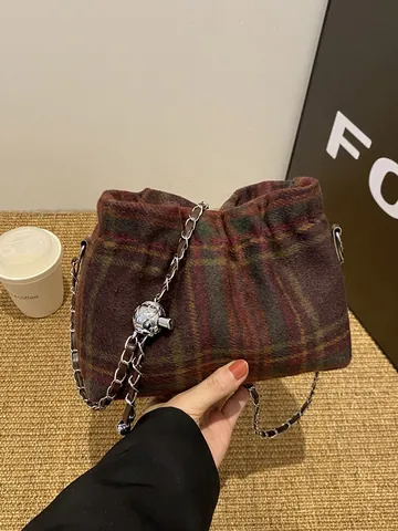 Damen Vintage Karo Falten Eimertasche Mode Wollstoff Umhängetasche Mit Metallkette Kugelriemen Kleine Wolke Schultertasche