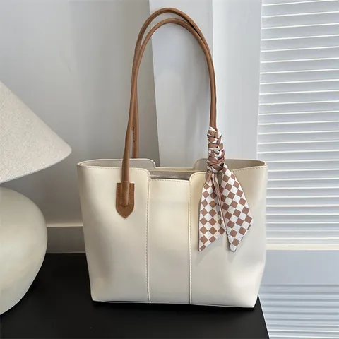 Bolso Tote de Cuero PU de Gran Capacidad para Mujer con Bufanda Decorativa Bolso de Hombro de Color Sólido para Viajes