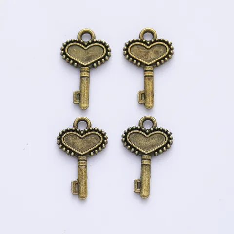 Vintage Alloy Heart Key Pendant Charms For DIY Jewelry Making Antique Bronze Gold Silver Rose Gold Metal Craft Accessories