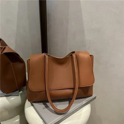 Minimalist Large Capacity PU Leather Flap Tote Shoulder Bag For Women Street Trend Versatile Commuter Work Handbag Solid Color