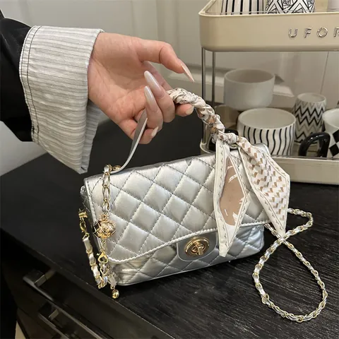 Dames Gewatteerd Ruit Vierkant Tas PU Leer Schoudertas Met Sjaal Handtas Ketting Turn-lock Crossbody Tas Voor Dagelijks Gebruik
