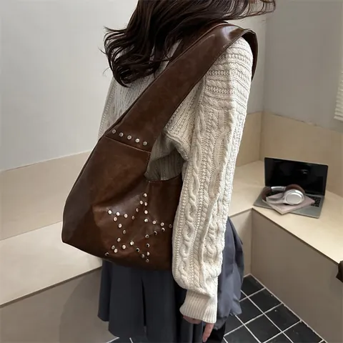 Large Hobo Bag For Women Vintage PU Leather Underarm Shoulder Bag With Rivet Star Pattern Y2K Commuter Style Tote Bag