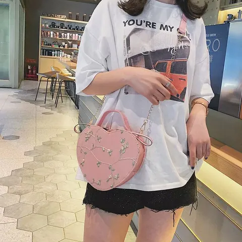 Sac Bandoulière Femme en Cuir PU Forme de Cœur Broderie Florale Poignée Supérieure Chaîne en Métal Sac à Épaule pour Fête Quotidienne