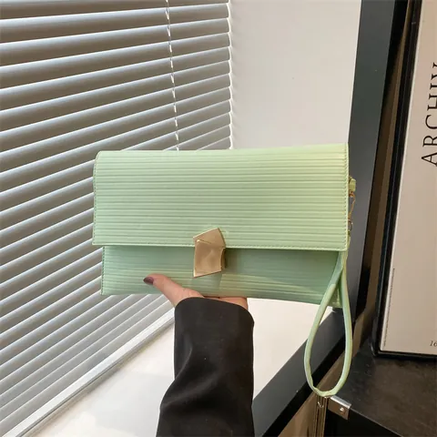 Borsa a Mano Clutch da Donna in Pelle PU Testurizzata Minimalista Con Fibbia Geometrica Dorata Motivo a Righe per Festa