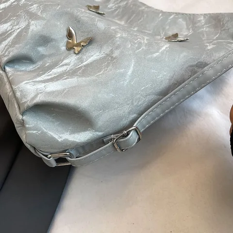 Damen Gefaltete Tragetasche Schmetterling Metall Dekoration Schultertasche Mit Wolken Anhänger Große Kapazität Hobo Handtasche