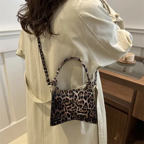 Leopard Print Women Shoulder Bag PU Leather Knotted Handle Crossbody Handbag Vintage Elegant Structured Square Purse Fashion Accessories