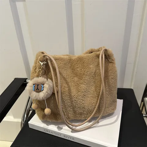 Women Furry Plush Tote Bag Large Capacity Shoulder Bag With Cute Sheep Charm Soft Faux Fur Handbag Autumn Winter Casual Bag
