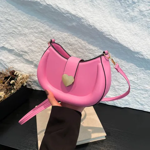 Women Sweet Heart Metal Buckle Half Moon Shoulder Bag Fashion PU Leather Small Crossbody Saddle Bag For Daily Dating