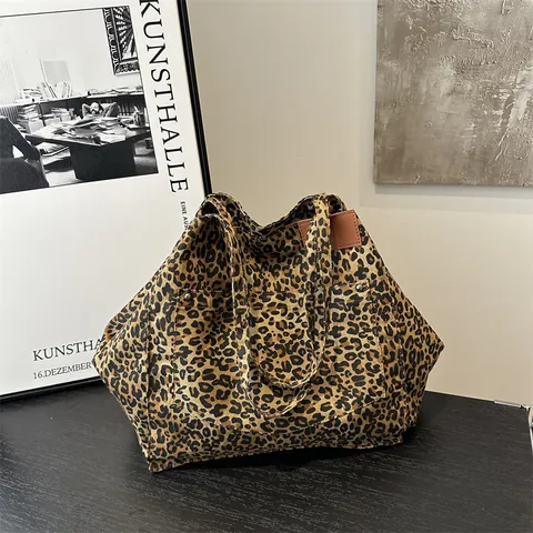 Grand Sac Fourre-Tout en Toile Imprimé Léopard pour Femmes Sac à Main Vintage Avec Rivets Décontracté Voyage Travail