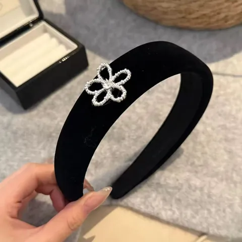 French Style Elegant Black Velvet Wide Headband For Women Rhinestone Flower Decorative Hairband Autumn Winter Headpiece