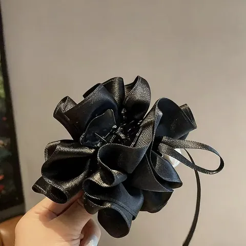 Elegant Black Satin Pleated Flower Hair Claw Clip With Imitation Artificial Pearl Korean Style Women Fashion Hair Accessory Headwear