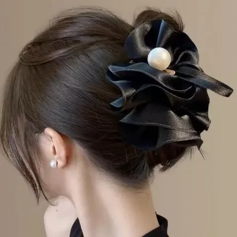 Elegante Molletta per Capelli in Raso Nero con Volants e Grande Perla Artificial Sintetica Stile Coreano Vintage per Donna