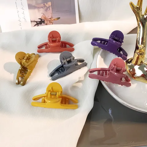 Minimalist Glossy Acrylic Hair Claw Clip Korean Style Plastic Medium Hair Clamp Non-slip Styling Accessory For Women