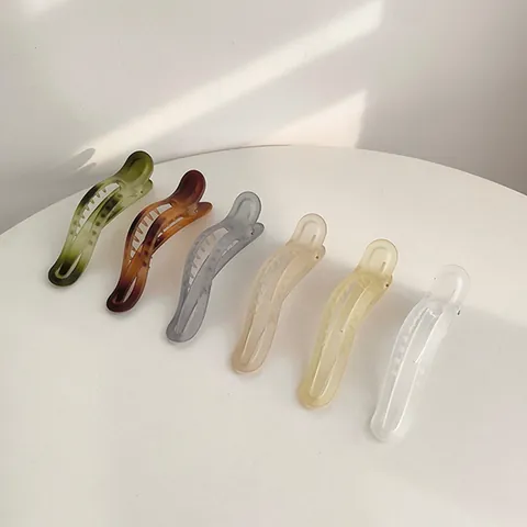 Große Matte Transparente Bananenspange Haarkralle Hohle Ovale Haarnadel Minimalistisches Elegantes Haar-Accessoire Für Damen