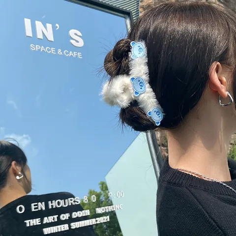 Cute Plush Bear Hair Claw Clip Large Faux Fur Shark Clip Korean Sweet Winter Hair Accessories For Women Hair Grip