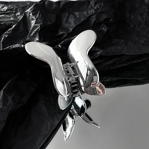 Modern Minimalist Metal Butterfly Hair Claw Clip Vintage Silver Mirror Finish Shark Hairpin For Women Fashion Hair Accessories