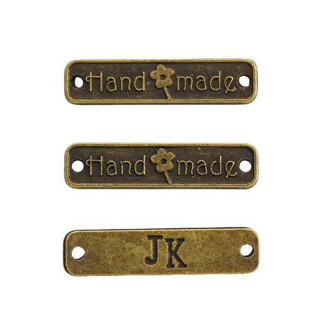 Vintage Legierung Handmade Buchstaben Anhänger Rechteckige Metalletiketten Mit Zwei Löchern Für DIY Schmuckherstellung Taschen Kleidung