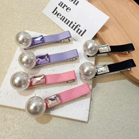 Pinza para el Cabello de Pico de Pato Dulce y Elegante con Perlas Artificiales de Imitación y Gema Artificial Satén para Mujer