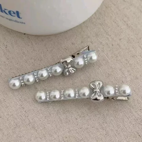 Pinza para el Pelo con Lazo de Plata Elegante con Perla Artificial de Imitación Blanca Strass Accesorio para Flequillo para Mujer