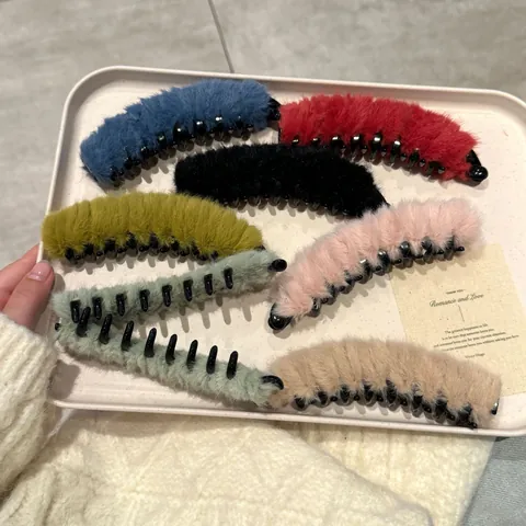 Women's Korean Style Sweet Plush Banana Hair Clip Elegant Furry Ponytail Vertical Clip Autumn Winter Warm Hairpin Accessories