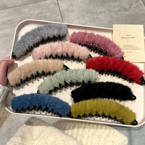 Women's Korean Style Sweet Plush Banana Hair Clip Elegant Furry Ponytail Vertical Clip Autumn Winter Warm Hairpin Accessories