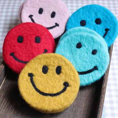 Cute Smile Face Wool Felt Cup Coaster Round Heat Insulated Table Mat Minimalist Home Decoration Photography Props