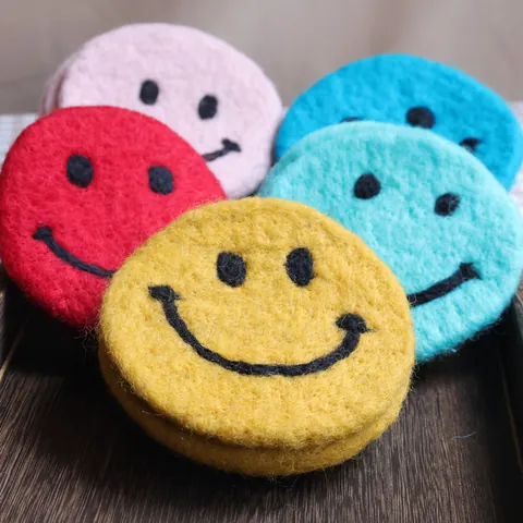 Cute Smile Face Wool Felt Cup Coaster Round Heat Insulated Table Mat Minimalist Home Decoration Photography Props