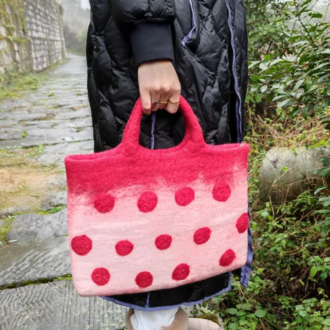Wool Felt Laptop Handbag Cute Mori Style Gradient Polka Dot Tote Bag Handmade Commuter Plush Handbag For Women Laptop Case