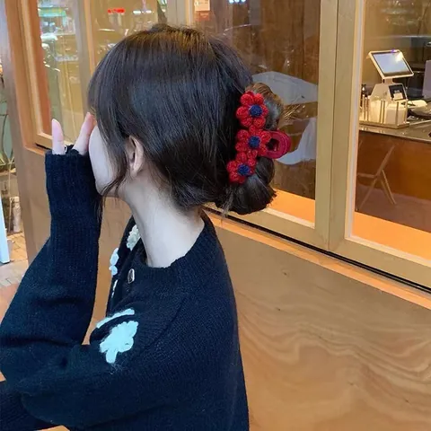 Vintage Handgemaakte Gehaakte Bloem Haarklauw Wol Garen Camelia Roos Patroon Haaraccessoires Voor Vrouwen Elegante Haarstyling Clip