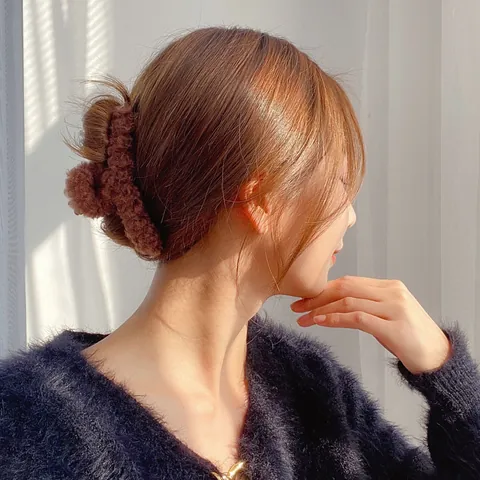 Damen Plüsch Haarklammer Weiches Kunstfell Lammfleece Großer Haifisch-Clip Herbst Winter Warme Haarschmuck Täglich Dating Koreanischer Stil