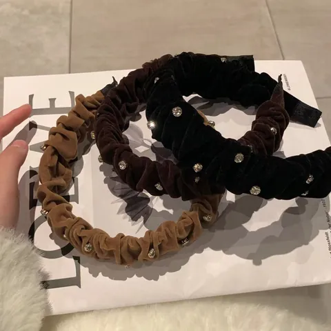 Ruched Velvet Headband For Women With Rhinestones Vintage Elegant Wide Padded Hair Band Fashion Hair Accessories For Girls