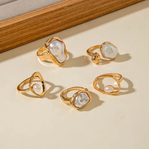 Vintage Unregelmäßige Legierung Imitation Perle Stapelbare Ringe Für Damen Geometrischer Minimalistischer Gold Silber Plattierter Fingerschmuck