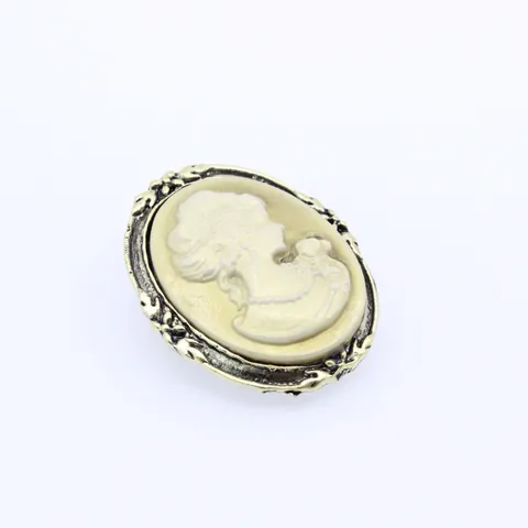 Broche Camée Style Victorien Vintage pour Femmes Alliage Or Antique Relief Tête de Dame Floral Ajouré Bijoux Mode Banquet