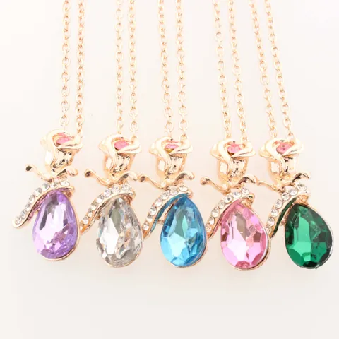 Collier Pendentif Goutte d'eau en Cristal Fleur de Rose Romantique pour Femme Alliage Incrusté de Strass Bijoux Élégants Cadeau