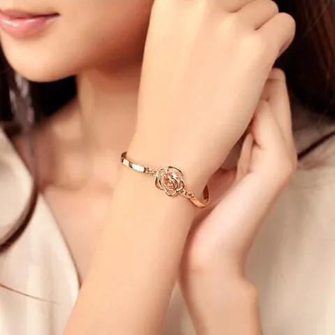 Exquisite Hollow Rose Flower Bangle Alloy Gold Plated Crystal Bracelet For Women Elegant Adjustable Wedding Party Jewelry
