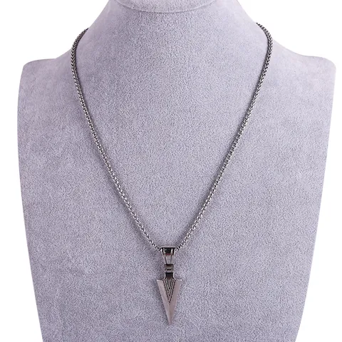 Collier Pendentif Pointe de Flèche en Alliage Vintage pour Femmes Style Rétro Punk Électroplaqué Or Argent Bijoux Cadeau