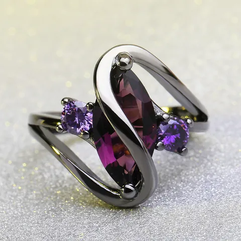 Vintage Marquise Geslepen Paarse Zirkonia Zwart Vergulde Legering Ring Voor Vrouwen Trendy Werveling Ontwerp Banket Feest Sieraden