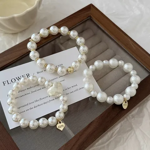 Eleganter Imitationsperlen Armband Haargummi Dual Use Für Damen Süß Legierung Herz Buchstaben Anhänger Elastisch Haarseil Schmuck Geschenk