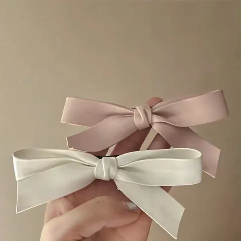 Pince à Cheveux Nœud Papillon Fait à la Main pour Femmes Tissu Aspect Cuir Minimaliste Bec de Canard Style Coréen