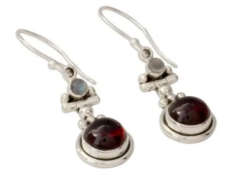 Boucles d'Oreilles Pendantes Bohèmes Vintage en Alliage avec Gemme Rouge Ronde pour Femmes Style Ethnique Rétro