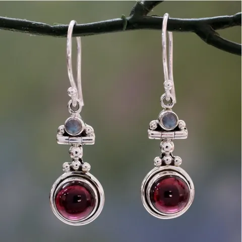 Boucles d'Oreilles Pendantes Bohèmes Vintage en Alliage avec Gemme Rouge Ronde pour Femmes Style Ethnique Rétro