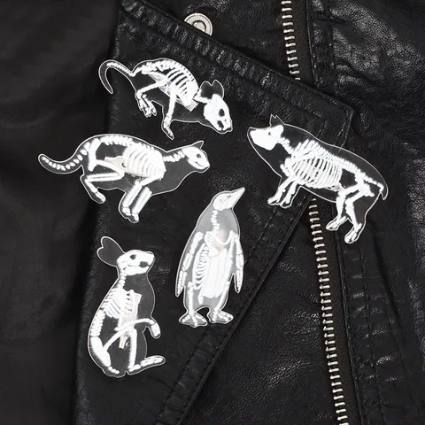 Broche Creativo Gótico De Esqueleto De Animal Estilo Rayos X De Acrílico Cuervo Pingüino Cerdo Conejo Ratón Pin Para Mochila Ropa Joyería De Halloween Unisex