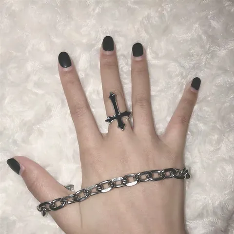 Gothic Punk Inverted Cross Open Ring For Women Vintage Black Enamel Alloy Adjustable Finger Ring Street Style Jewelry Gift