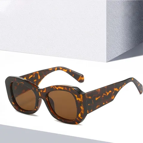 Occhiali da Sole Quadrati Vintage per Uomo Donna Moda Montatura in PC Aste Texture Bambù Protezione UV400 Occhiali da Sole Outdoor