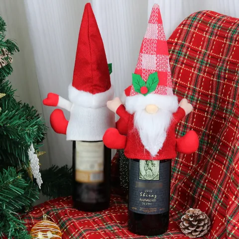 Christmas Knitted Gnome Wine Bottle Cover Decorative Plaid Heart Pattern Reusable Red Wine Bottle Bag For Holiday Dining Table Party Home Decor