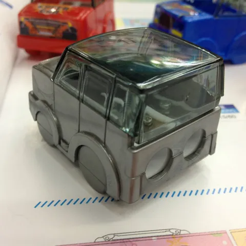 Cartoon Car Shaped Manual Pencil Sharpener Double Hole Racing Jeep Pencil Cutter For Kids School Office Stationery Gift