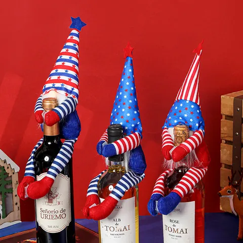 Fundas para Botellas de Vino de Gnomo del Día de la Independencia Patriótica Juego de Tres Tela Estrellas Rayas Muñeca Adorno