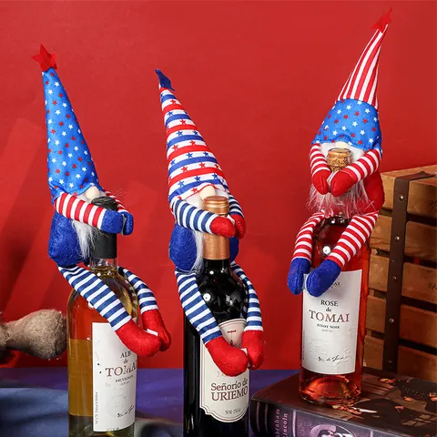 Fundas para Botellas de Vino de Gnomo del Día de la Independencia Patriótica Juego de Tres Tela Estrellas Rayas Muñeca Adorno