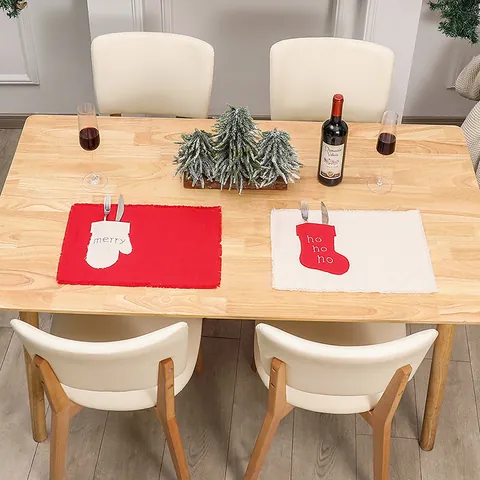 Christmas Burlap Placemat With Cutlery Pocket Mitten Stocking Applique Fringed Edges Rustic Holiday Dining Table Decoration Red Beige